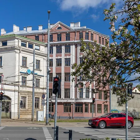 Апартаменти Compact & Old Town *